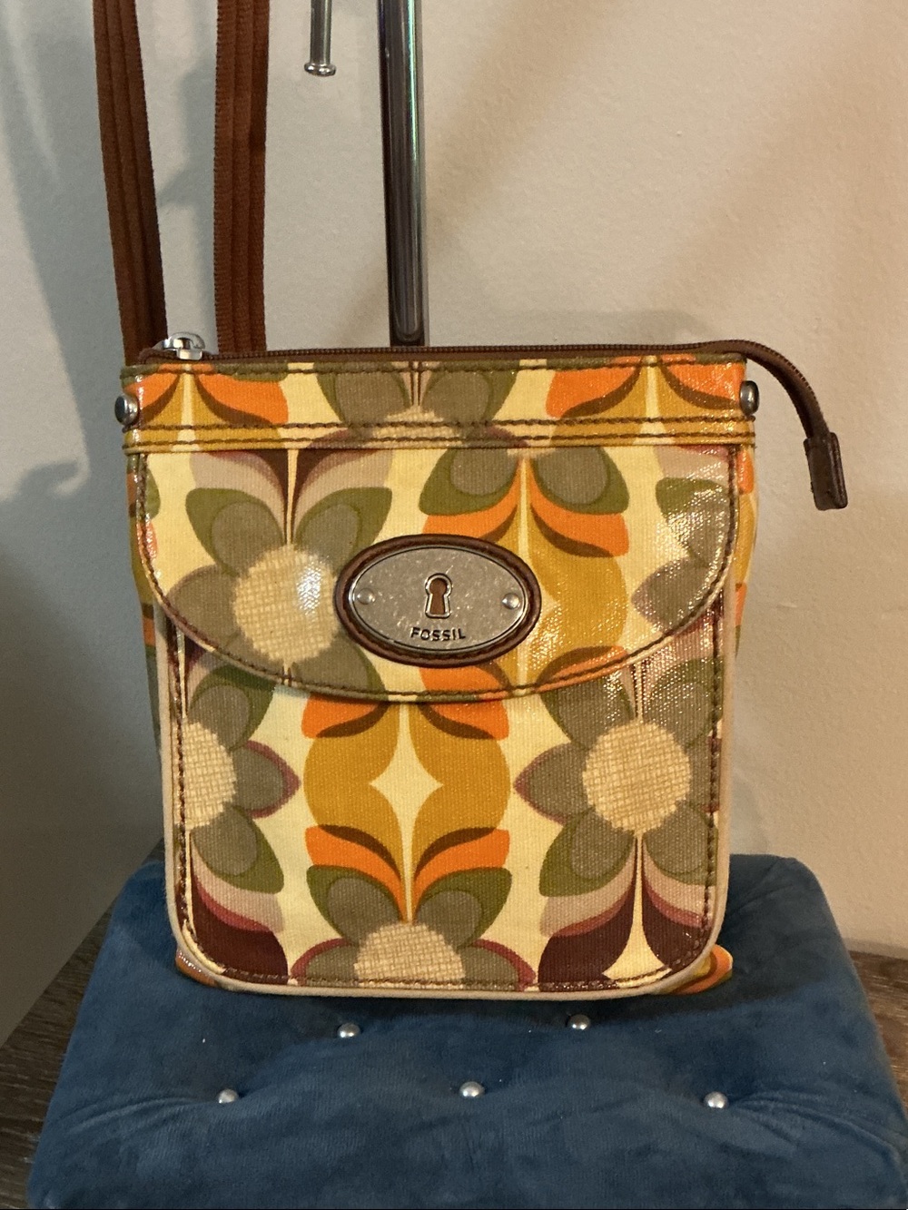 Fossil Key-Per Floral Retro Pattern Crossbody Bag 6.5x7x1 Turnlock Keyhole Logo